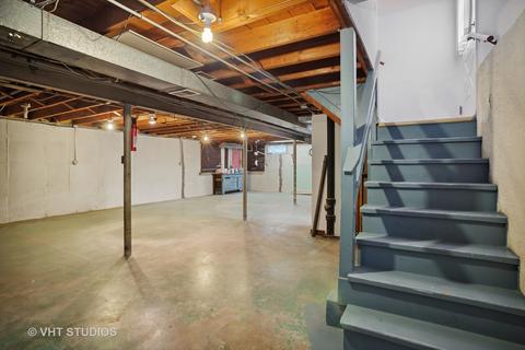 556 Pinehurst Dr, Des Plaines, IL 60016 photo 13