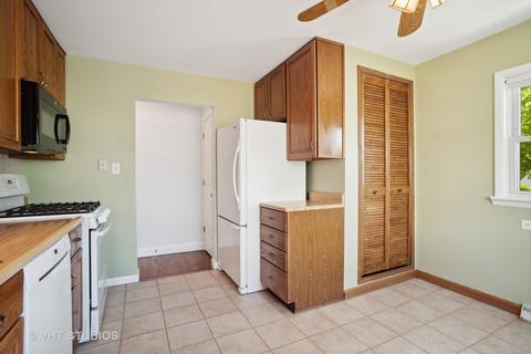 556 Pinehurst Dr, Des Plaines, IL 60016 photo 7
