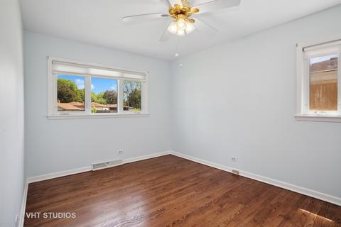 556 Pinehurst Dr, Des Plaines, IL 60016 photo 8