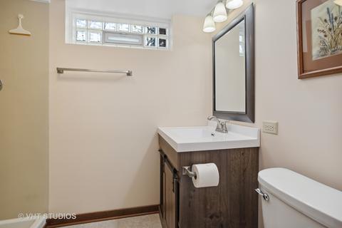 556 Pinehurst Dr, Des Plaines, IL 60016 photo 12