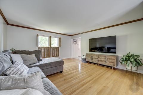 555 Roxbury Dr, Naperville, IL 60565 photo 5