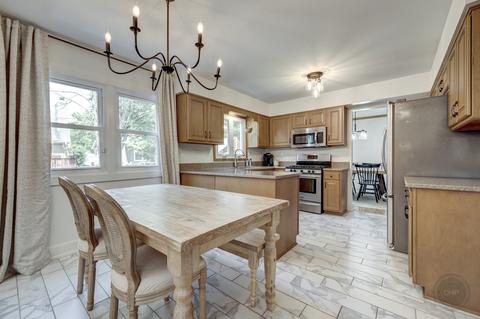 555 Roxbury Dr, Naperville, IL 60565 photo 10