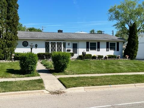 222 E Streamwood Blvd, Streamwood, IL 60107