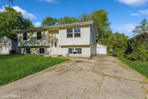1701 Meadow Ln, Mchenry, IL 60050 photo 2