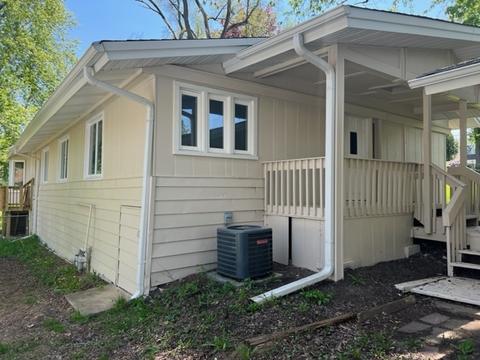 38725 N Hilltop Ave, Antioch, IL 60002