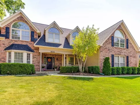 806 Steeplechase Rd, Saint Charles, IL 60174