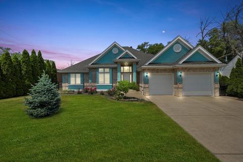 7226 W 73rd St, Bridgeview, IL 60455