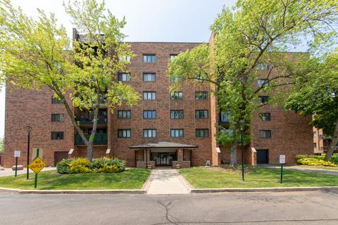 9386 Landings Ln #401, Des Plaines, IL 60016
