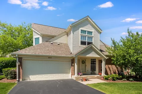 40 Ione Dr #D, South Elgin, IL 60177