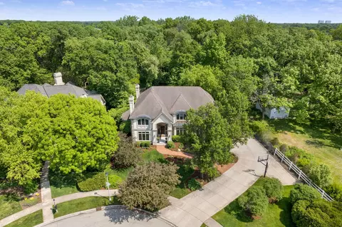 2111 Cesario Cir, Wheaton, IL 60189
