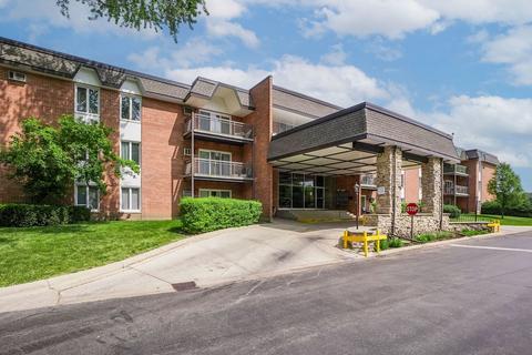 4250 Saratoga Ave #104, Downers Grove, IL 60515