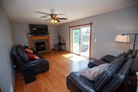 613 Cartwright Trl, Mchenry, IL 60050 photo 8