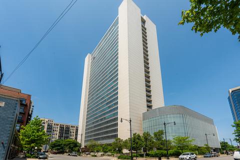 500 W Superior St #1510, Chicago, IL 60654