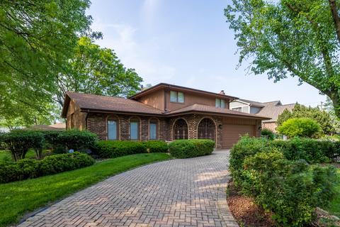 17 W036 Fern St, Willowbrook, IL 60527