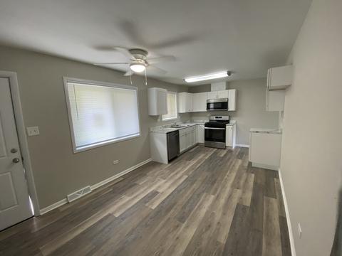 16489 Barton Ln, Oak Forest, IL 60452 photo 4