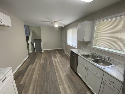 16489 Barton Ln, Oak Forest, IL 60452 photo 5