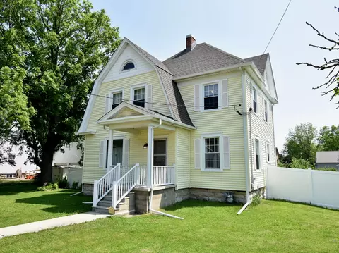 119 W Union St, Earlville, IL 60518