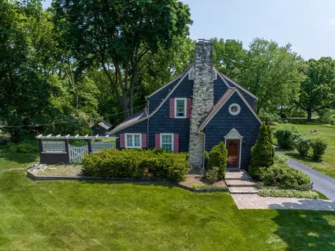 329 N Lincolnway, North Aurora, IL 60542