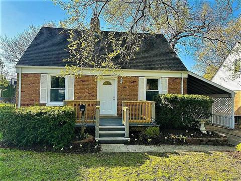 527 Kendall Ln, Dekalb, IL 60115