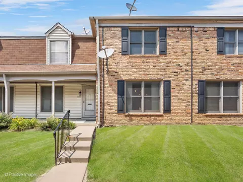 1804 Bristol Walk, Hoffman Estates, IL 60169