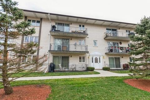 7530 W 111th St #2F, Worth, IL 60482