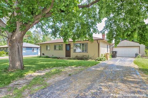 2309 Country Ln, Mchenry, IL 60050