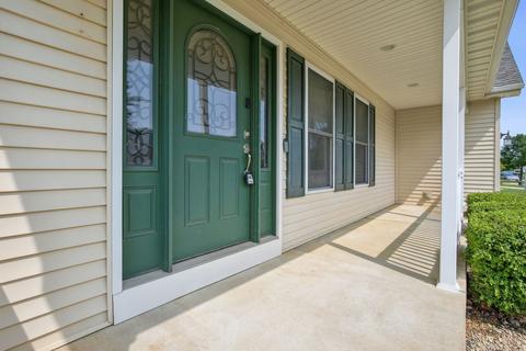 805 Chickory Dr, Champaign, IL 61822 photo 3