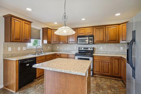 805 Chickory Dr, Champaign, IL 61822 photo 10