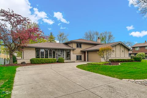 6733 Charleston Dr, Darien, IL 60561