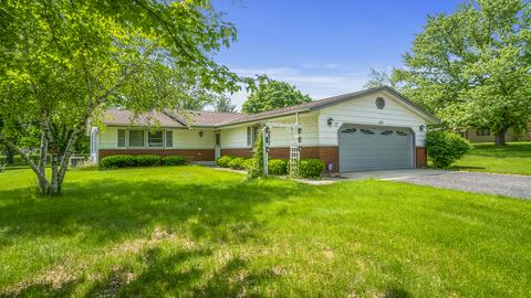 8724 Centaur Dr, Belvidere, IL 61008