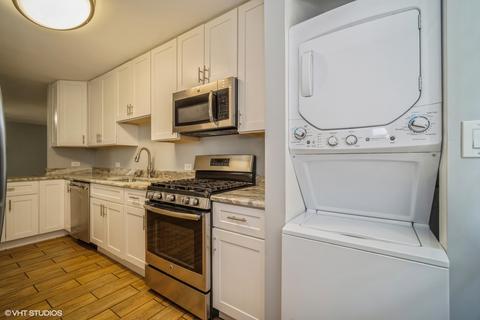 268 E Wayne Pl, Wheeling, IL 60090 photo 4