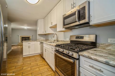 268 E Wayne Pl, Wheeling, IL 60090 photo 2