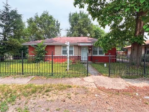 15 W 142nd St, Dixmoor, IL 60426