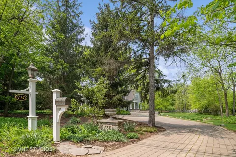 730 Glenview Rd, Glenview, IL 60025 photo 2
