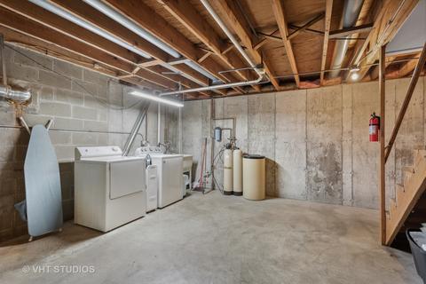 674 S 7th St, West Dundee, IL 60118 photo 17
