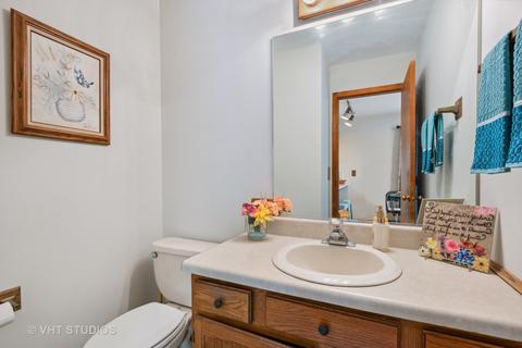 674 S 7th St, West Dundee, IL 60118 photo 12