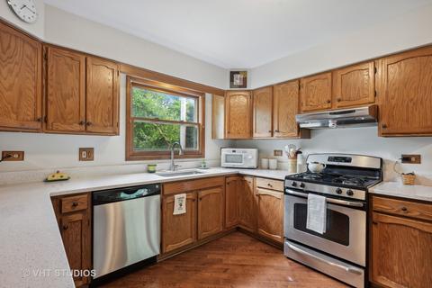674 S 7th St, West Dundee, IL 60118 photo 9