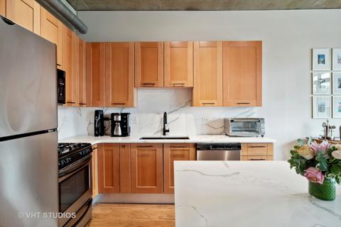Undisclosed, Chicago, IL 60607 photo 11