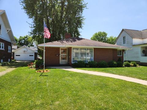 307 W 10th St, Sterling, IL 61081