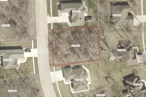 1047 Oakwood Dr, Morris, IL 60450
