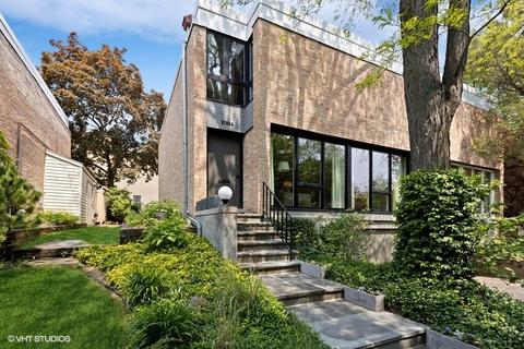 2753 Prairie Ave #A, Evanston, IL 60201