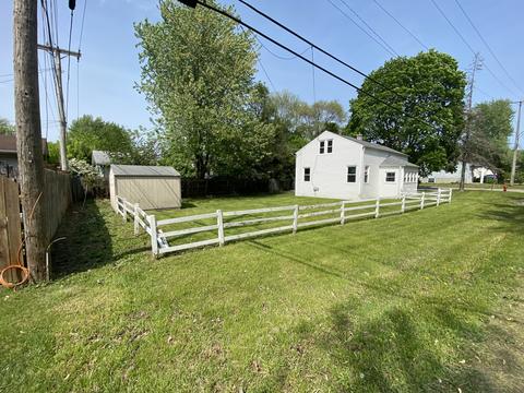 928 Golfview Dr, Round Lake Beach, IL 60073