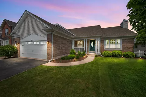 611 Nathan Lattin Ln, Sycamore, IL 60178