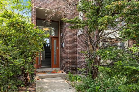 2729 S Michigan Ave, Chicago, IL 60616