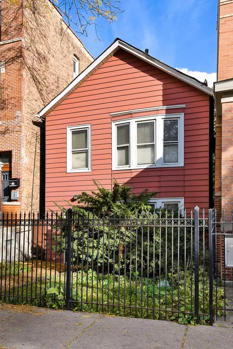 2171 N Rockwell St, Chicago, IL 60647