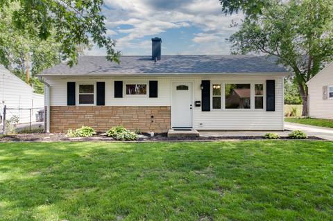 1206 Prairie Ln, Bloomington, IL 61701