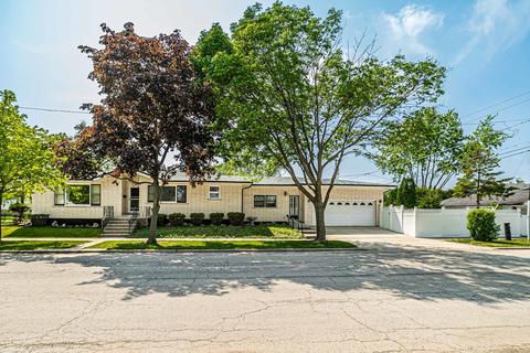 9100 28th St, Brookfield, IL 60513