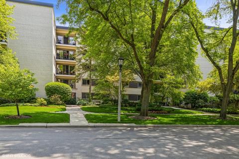 415 Franklin Ave #5A, River Forest, IL 60305