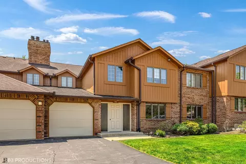 7931 W Lakeview Ct #1A, Palos Heights, IL 60463
