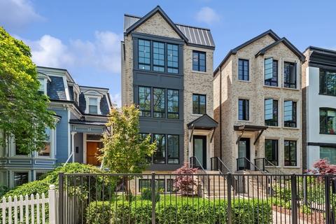 2668 N Burling St #2, Chicago, IL 60614